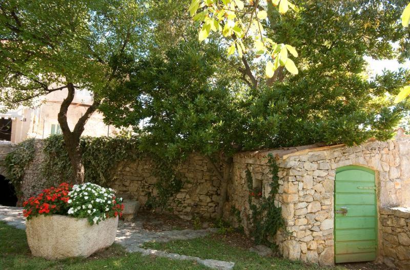 Willa Maja Stone House Kornić Zewnętrze zdjęcie